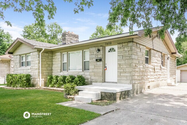 Foto del edificio - 7809 Axtell Ave