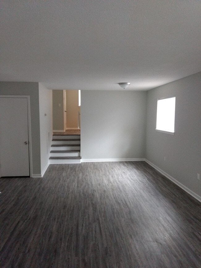 Building Photo - 3993 Harbor Hills Updated Townhome