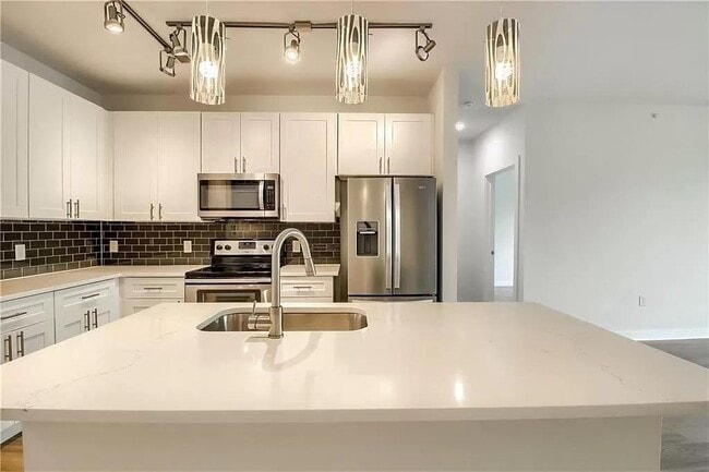 Building Photo - 1900 Barton Springs Rd