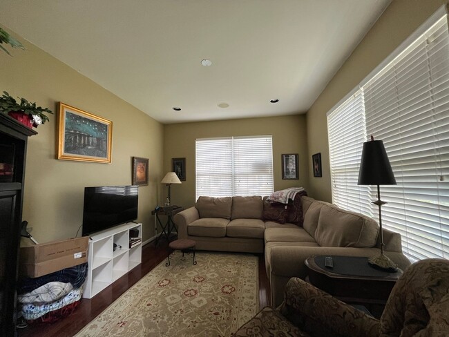 Foto del edificio - Stunning Upper Nazareth End Unit Townhome