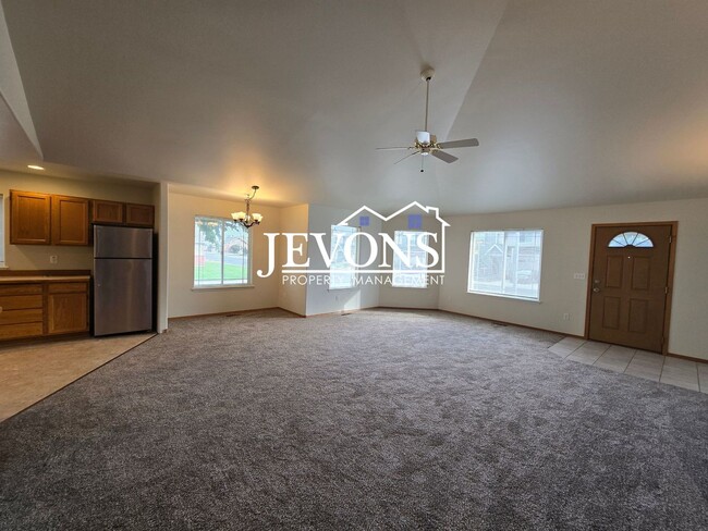 Foto del edificio - Two-bedroom home with a fully equipped kit...