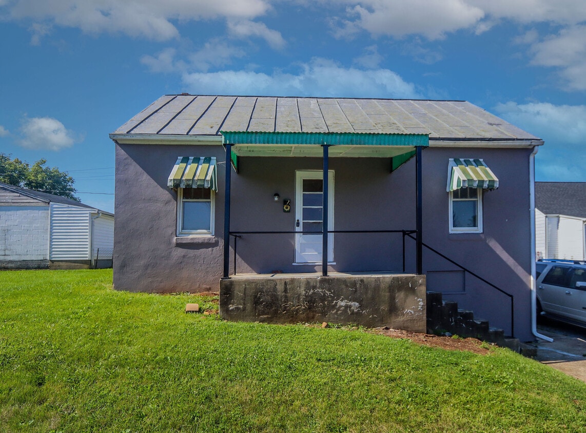 1017 S Raleigh St, Martinsburg, WV 25401 House Rental in Martinsburg