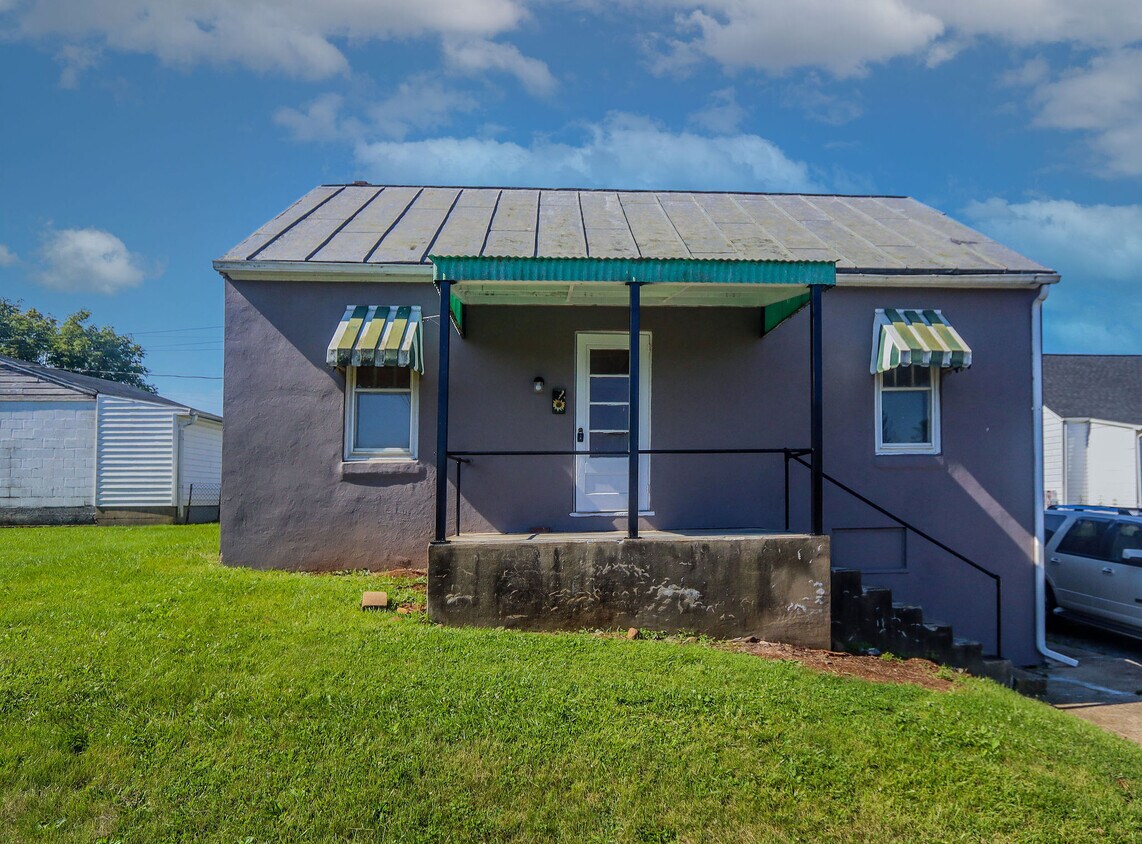 1017 S Raleigh St, Martinsburg, WV 25401 House Rental in Martinsburg