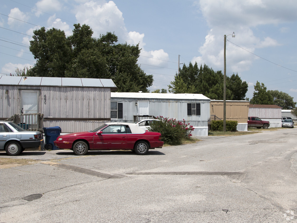 Building Photo - Lexington Village