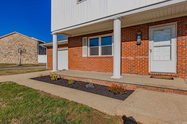 Building Photo - 302 Bob Ct Dr