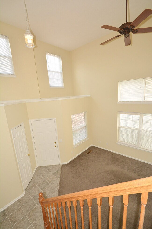 Building Photo - 3 Bed 2 Bath near Fort Harrison State Park!