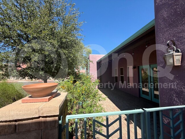 Foto del edificio - 461 S Magnolia Ave