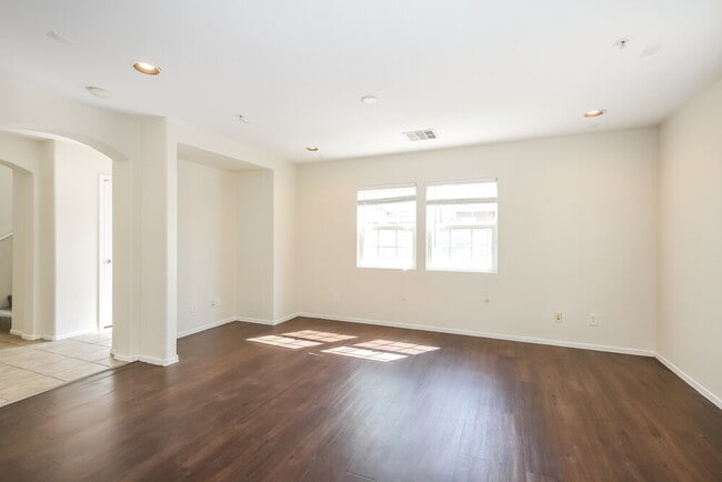 Building Photo - 7453 Showy Ct