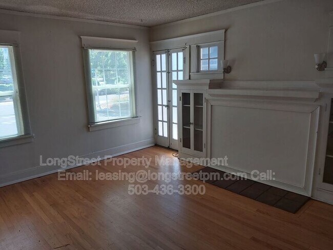 Foto del edificio - 205 NW Kings Blvd