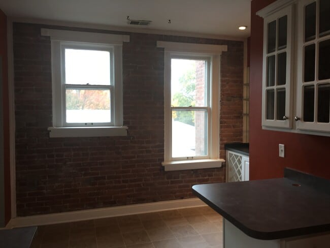 Building Photo - 1577 Parsons Pl