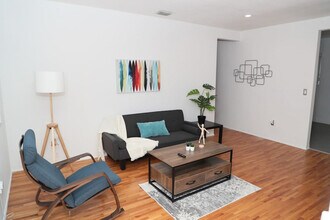 Building Photo - 219 Antilla Ave