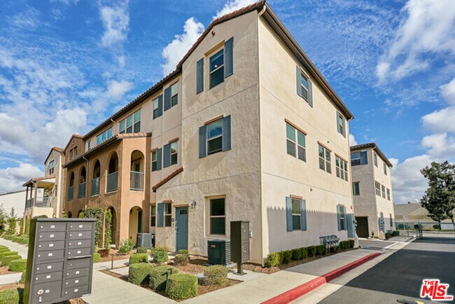 Building Photo - 9831 Alburtis Ave