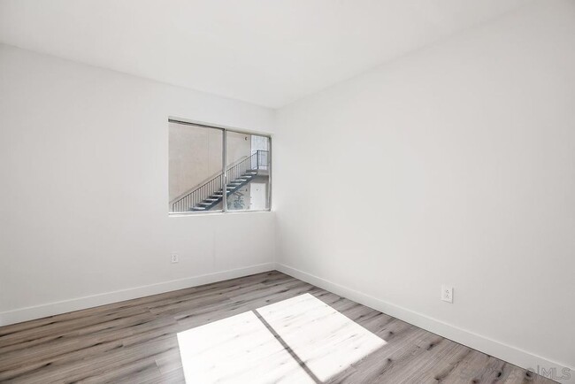 Building Photo - 3516 Del Sol Blvd