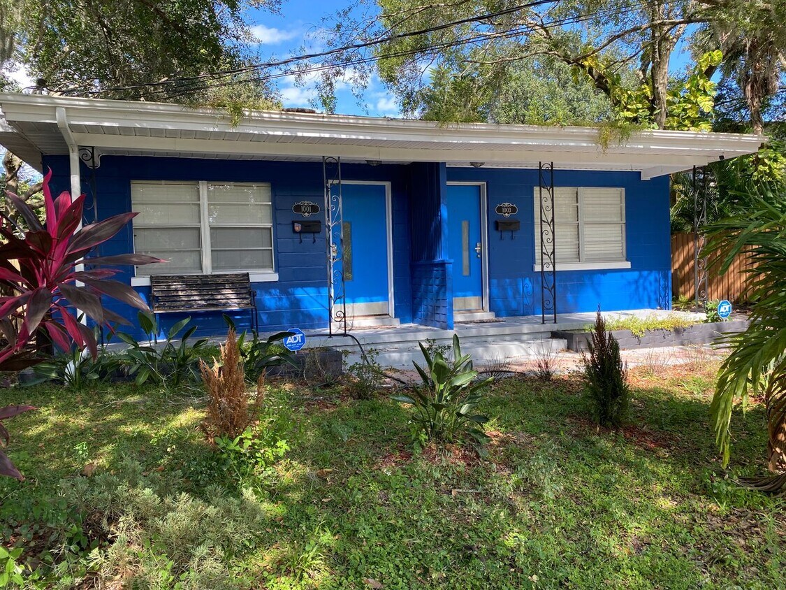 Foto principal - Recently renovated open floor plan 2/1 Dup...