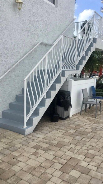 Foto del edificio - 1705 N Riverside Dr
