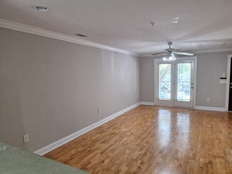 Building Photo - 490 S Barnett Shoals Rd