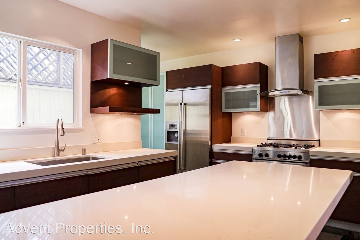 Foto principal - 3 br, 3 bath House - 921 Castro St