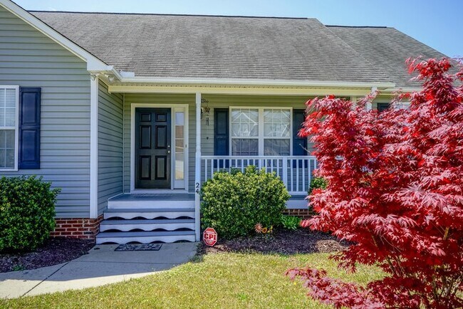 Building Photo - Ranch Home | Back Deck | Fenced In Backyar...