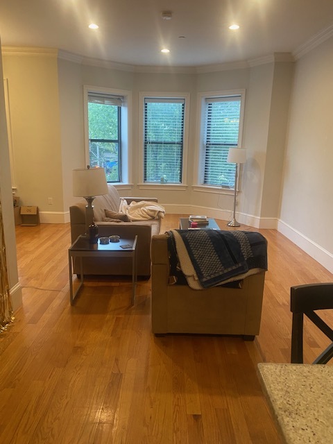 Foto del edificio - 1089 Beacon St