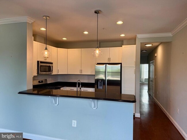 Building Photo - 7658 Maple Lawn Blvd