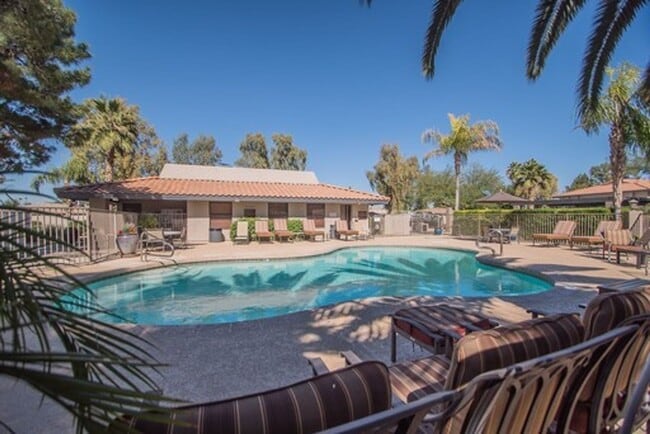 Building Photo - Perfect Tempe Location 2 Bedroom 2 Bath