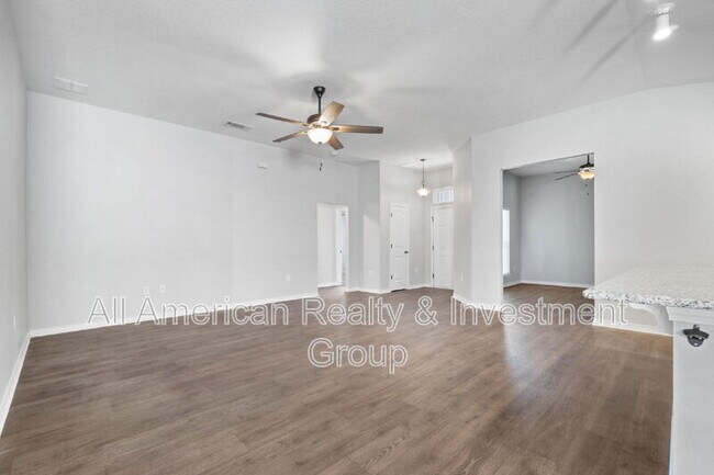 Building Photo - 2432 Frontera St