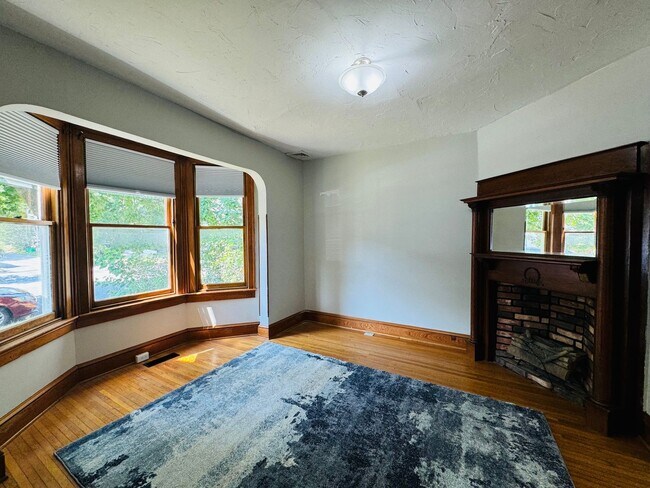 Foto del edificio - Beautifully Renovated 3 Bedroom Home in York