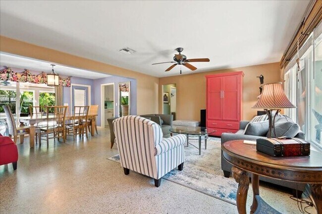 Foto del edificio - 440 Jupiter Ln