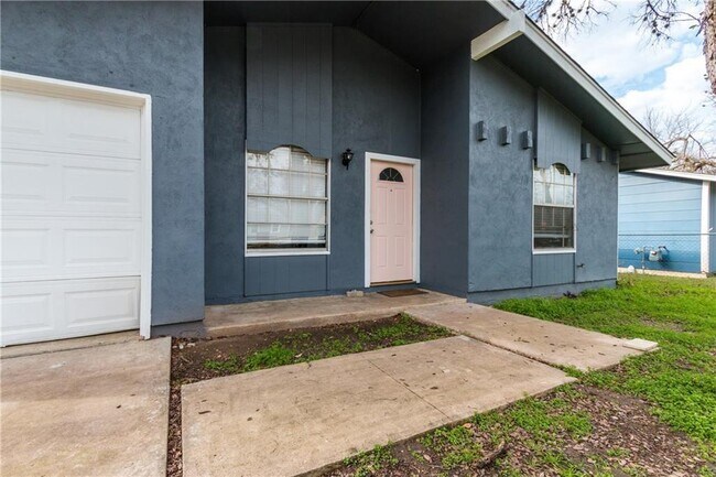 Building Photo - 6005 Hogan Ave