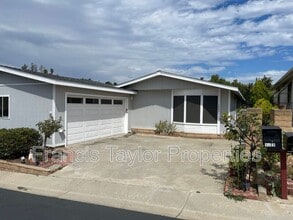 Building Photo - 1822 Seco Glen