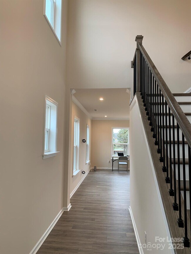 Building Photo - 23042 Clarabelle Dr