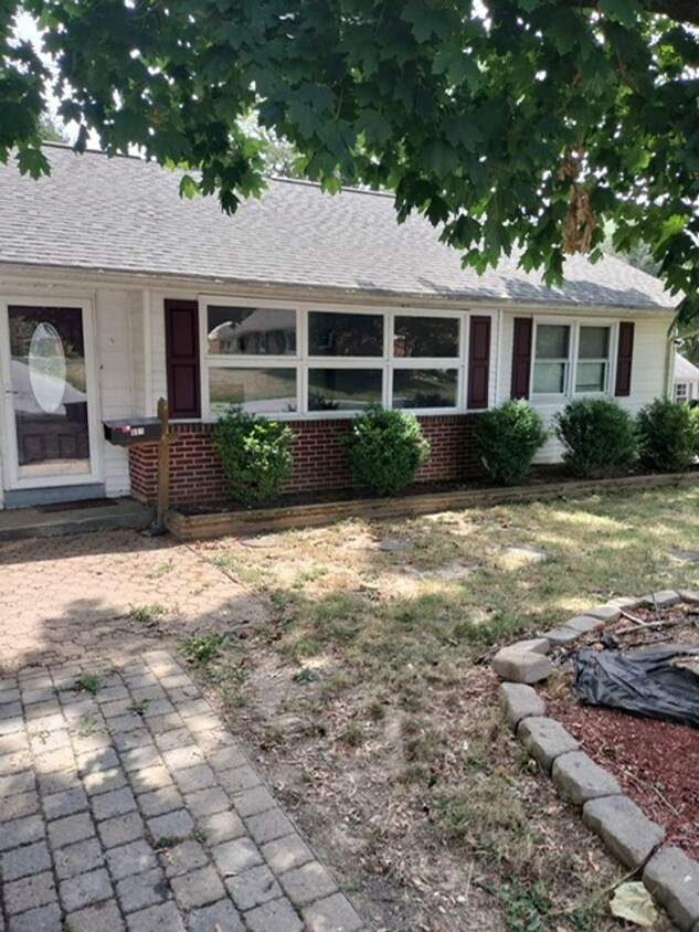 Primary Photo - 601 Capri Rd