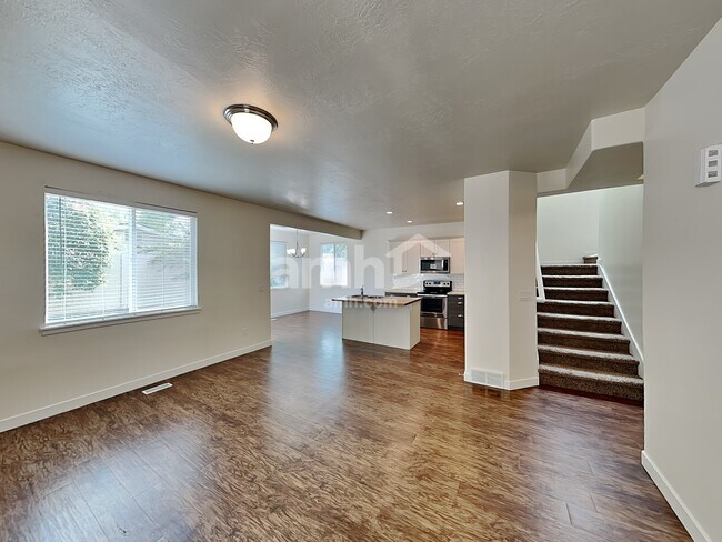 Building Photo - 11225 S Crescent Oak Way