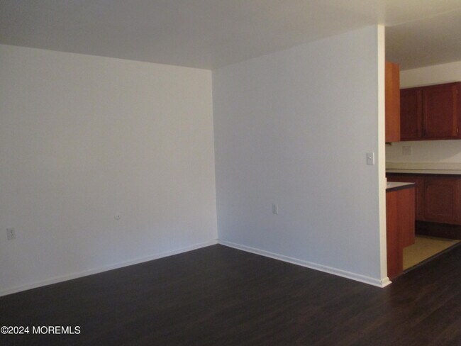 Building Photo - 92D Edinburgh Ln