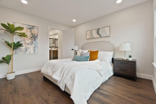 Foto del edificio - 4816 W Mockingbird Ln