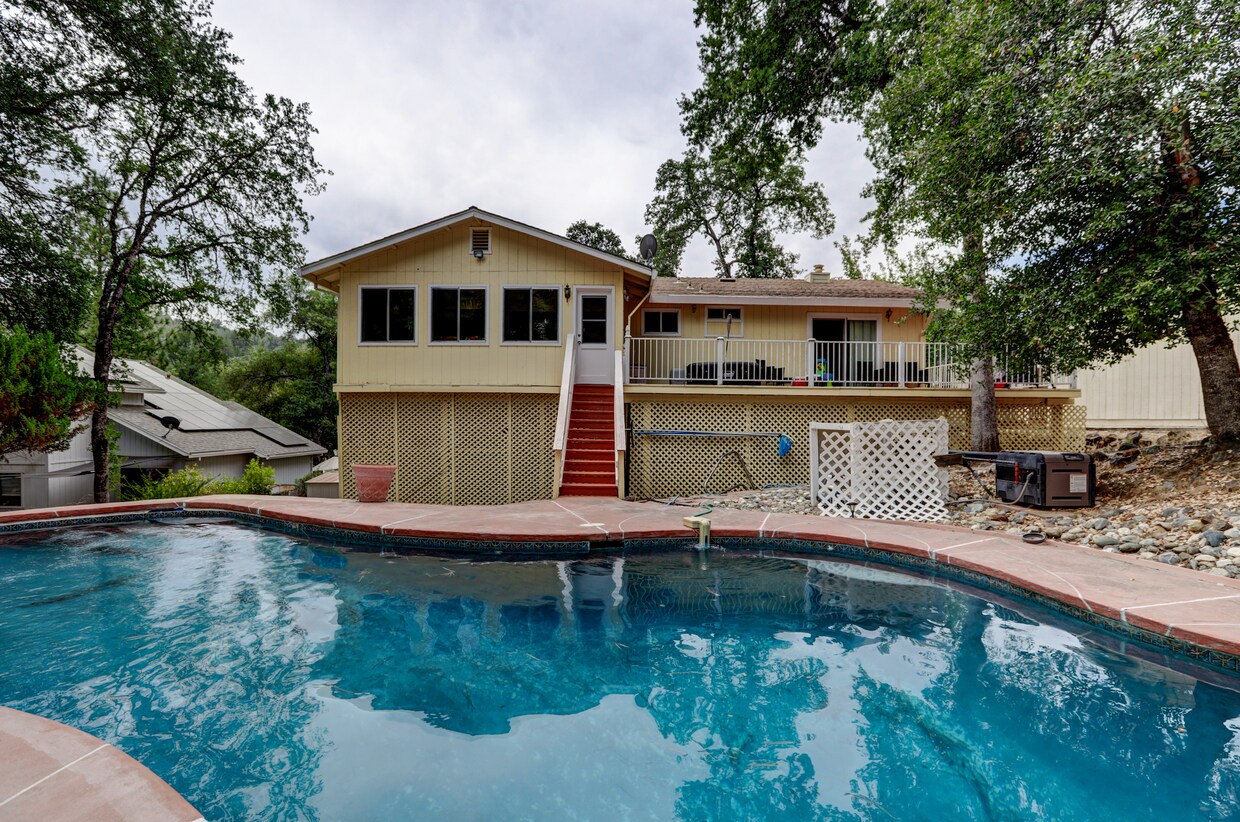 Primary Photo - 13593 Lake Wildwood Dr
