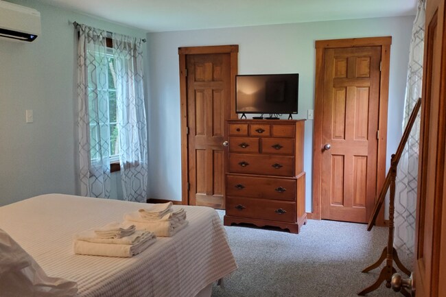 Building Photo - 2 Knight Ln