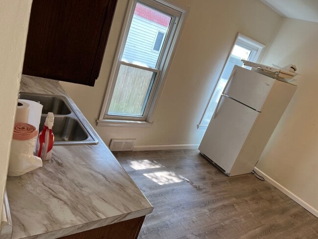 Building Photo - 1174-1176 W 8th St