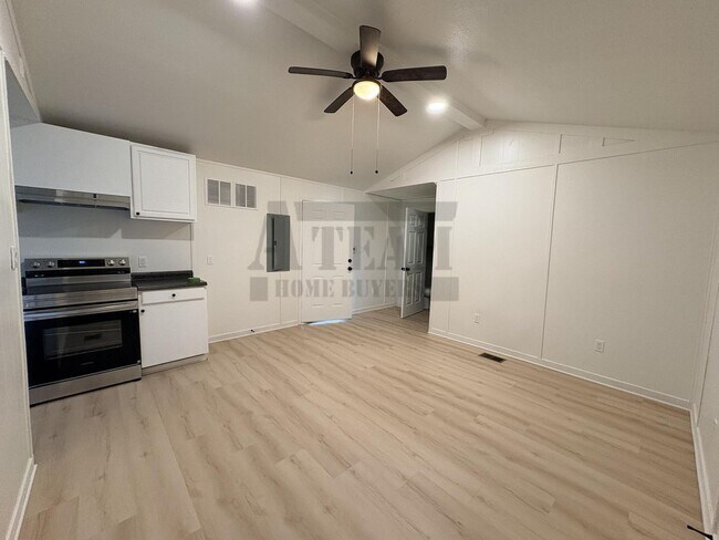 Foto del edificio - Beautifully updated 2-bedroom, 2-bathroom home