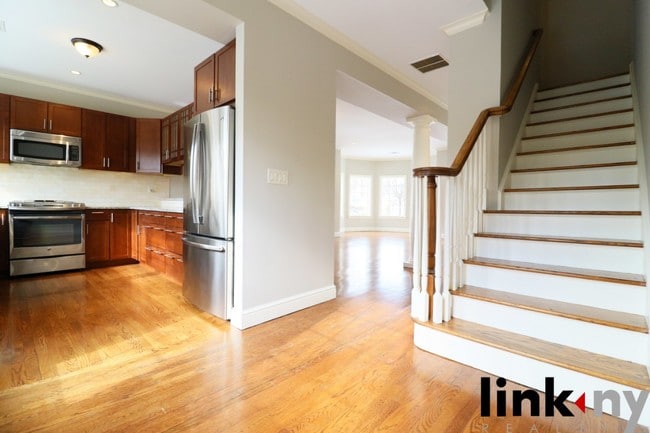Building Photo - Terrace Park Ln