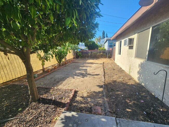 Building Photo - 5662 Fulcher Ave