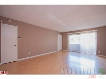 Foto principal - 5055 Coldwater Canyon Ave