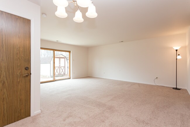 Building Photo - 202 Towyn Ct