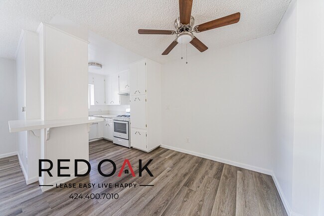 Foto del edificio - 7502 Canby Ave