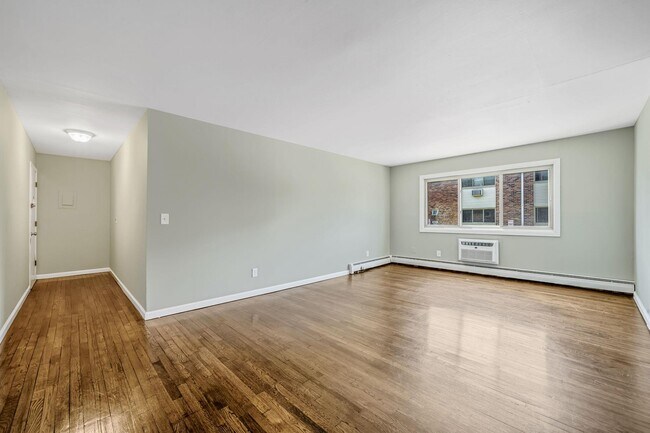 Foto del edificio - 2453 Union Blvd