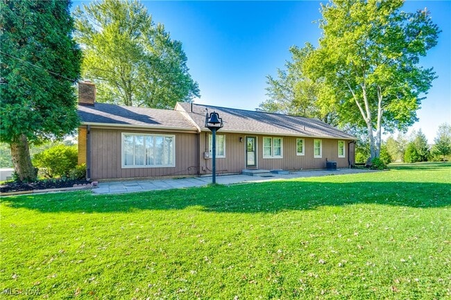 Building Photo - 4017 Bellaire Ln