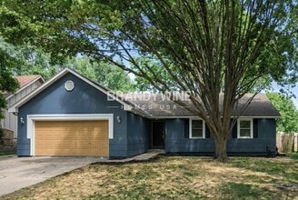 Building Photo - 1605 NE Westwind Dr