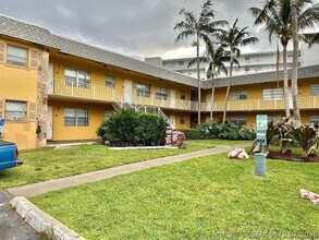 Building Photo - 240 Croton Ave