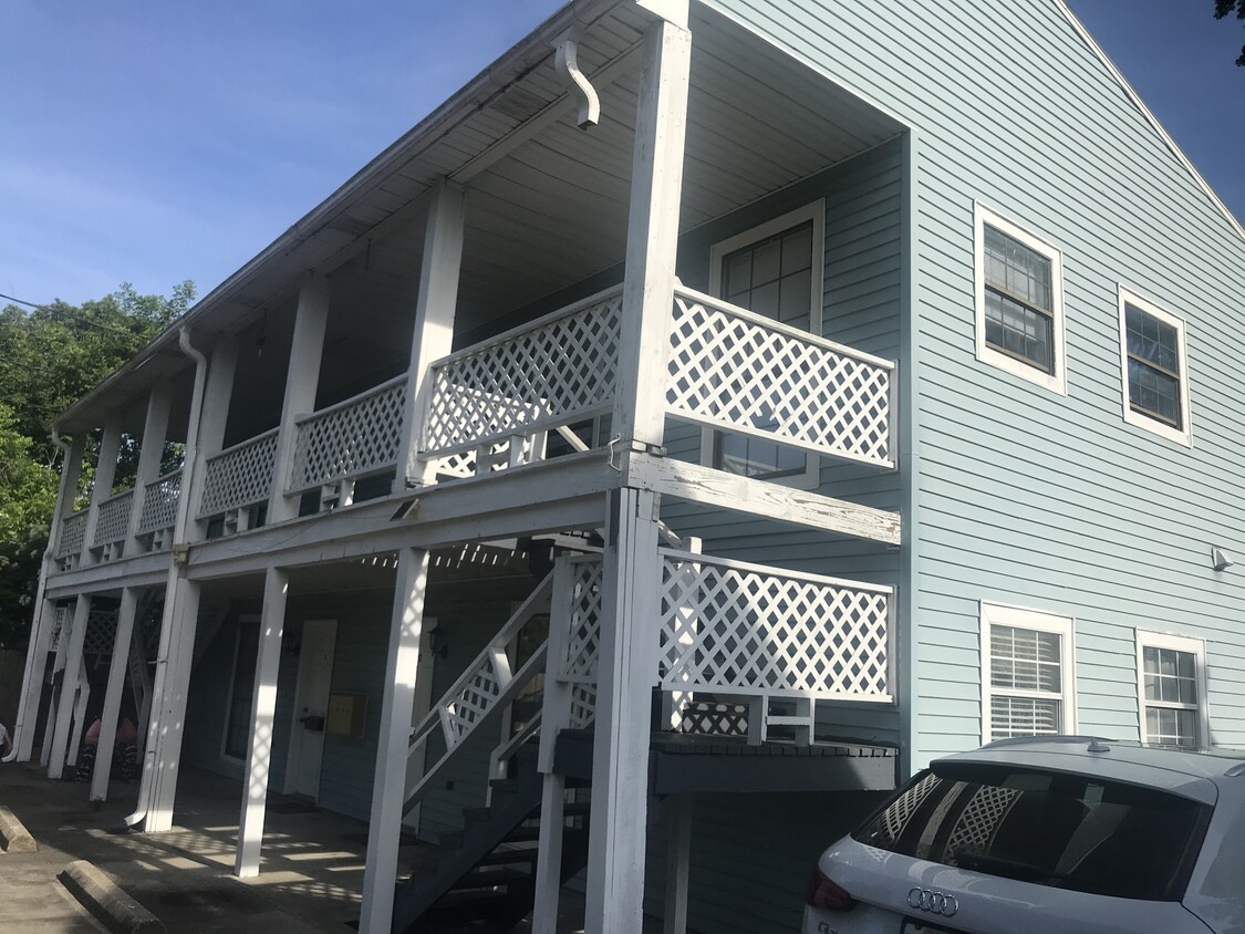 1012 Canal Blvd Unit B, Thibodaux, LA 70301 Apartments in Thibodaux