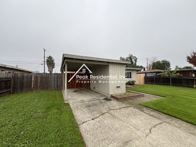 Foto del edificio - Fruitridge Manor 3bd/1ba House